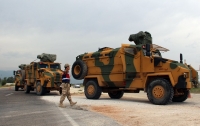 Турция перебросила бронетехнику к границам Сирии