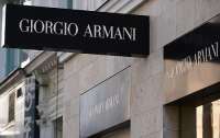 Модный дом Armani займется производством санитарных халатов