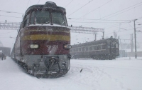 Непогода «взяла в заложники» аэропорты и ж/д-вокзалы