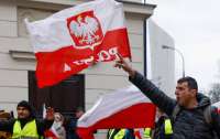 Протести фермерів у Варшаві. під будівлею парламенту Польщі сталися сутички (відео)