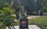 Неизвестные пытались уничтожить памятник воинам АТО в Киеве