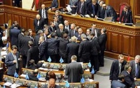 «Регионалы» «борются» с кризисом, блокируя работу парламента