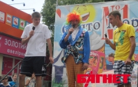 В Симферополе толпа меняла обертки от мороженого на «рудики» (ФОТО)
