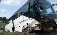Автобус с более 40 туристами из РФ попал в жуткое ДТП в Таиланде