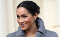 СМИ подсчитали стоимость рождественского наряда Меган Маркл