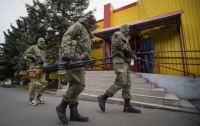 Террористы захватили военную часть в Донецке