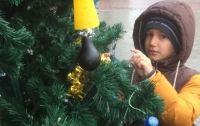 Уже пятый год неизвестные воруют игрушки с центральной елки в Севастополе