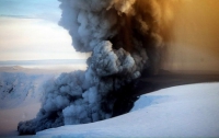 В Иcландии вновь бушует вулкан