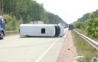 На трассе Киев-Чоп перевернулся автобус, есть пострадавшие