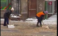 «Киевавтодор» уже готов засолить обувь киевлян 30 тысячами тонн соли