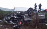 В Словакии микроавтобус столкнулся с грузовиком, есть погибшие