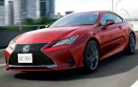 Lexus обновил оснащение и настройки модели RC