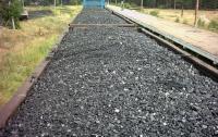 На Донбассе прямо из грузового вагона были украдены 500 кг угля