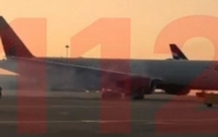 В России загорелся самолет с пассажирами (видео)
