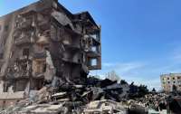 Из-под завалов зданий в Бородянке достали тела 26 человек