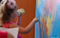 Украинка в 3,5 года установила уникальный рекорд на знание географии мира