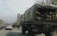 В Киеве заметили колонну военной техники (видео)