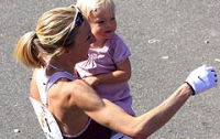 Американка пробежала 42 километра за несколько часов до родов