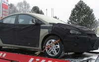 Hyundai готовит к дебюту новое поколение седана Elantra