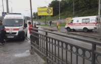 В Киеве электропоезд «Хюндай» убил двух человек