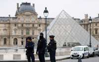 Лувр поднимает цену на билеты для туристов не входящих в Евросоюз