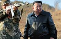 Ким Чен Ин на военных учениях призвал армию интенсивнее готовиться к войне
