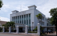 В здании правительства в Индонезии произошел взрыв
