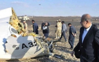 Российские чиновники придерживаются версии о бомбе на борту А321