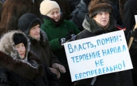 Тернопольское «пакращення»: пенсионеры с утра занимают очередь за несвежим хлебом