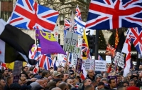 Британская партия вывела на улицы тысячи человек (видео)