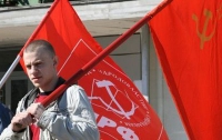 1 мая в Москве чуть не подрались участники гей-парада и коммунисты 