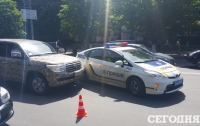 Патрульный Prius попал в ДТП в столице