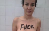 Исламисты пообещали убить активистку FEMEN за демонстрацию груди
