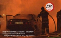ДТП в Киеве: Ford загорелся во время движения (ВИДЕО)