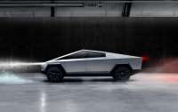 На вулицях Києва помітили Tesla Cybertruck