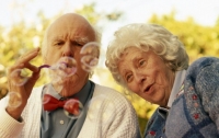 Ученые объяснили способность людей доживать до старости