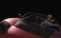 Tesla Roadster Илона Маска начала разваливаться в космосе