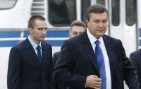 Папу и сыночка Януковичей попробут поискать с помощью Интерпола