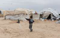Human Rights Watch: в лагерях в Сирии остаются 40 украинских женщин и детей
