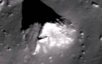 Уфологи обнаружили на Луне древнюю пирамиду инопланетян (видео)