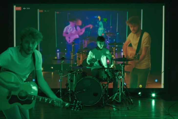 Группа воскресенье 2023. Группа робинзон 2022. Кватро концерт москва. Группа фрагмент. Группа мастер 1987.