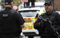 В Лондоне вооруженный отверткой мужчина напал на полицейских