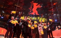 На Berlinale прошел флешмоб с призывом освободить Олега Сенцова (видео)