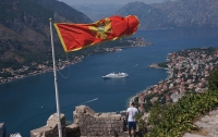 Черногория ввела крупные штрафы за оскорбление госсимволов
