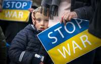 Оккупанты начали издевательства над украинскими детьми, которые пытаются покинуть Мариуполь