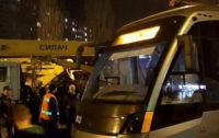 В Киеве сорвался с рельсов скоростной трамвай