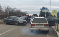 Водители продолжают блокирование движения на украинско-словацкой границе