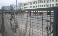 Харьков к ЕВРО-2012 застраивают металлическими заборами (ФОТО)