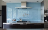 Как стекло преобразит вашу кухню (фото)