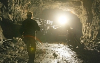 Троих горняков до сих пор еще не нашли в затопленной шахте на Луганщине